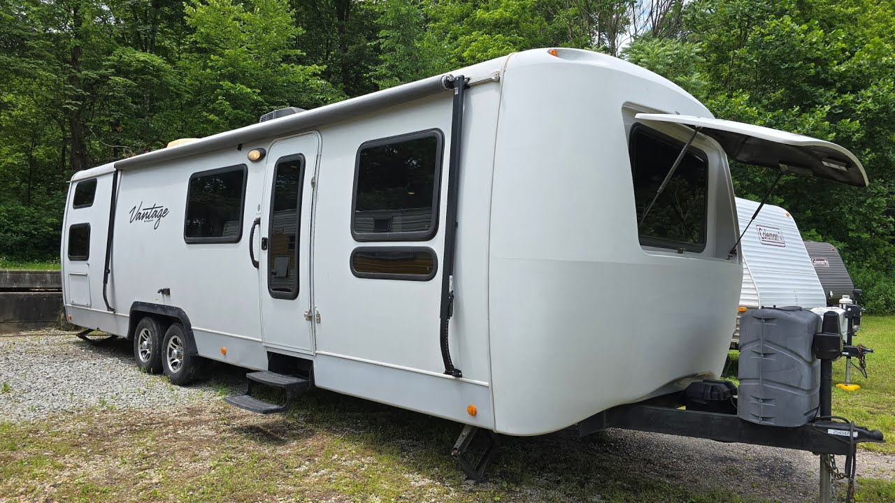 FOR SALE - 2012 Keystone Vantage 32QBS - $13,500