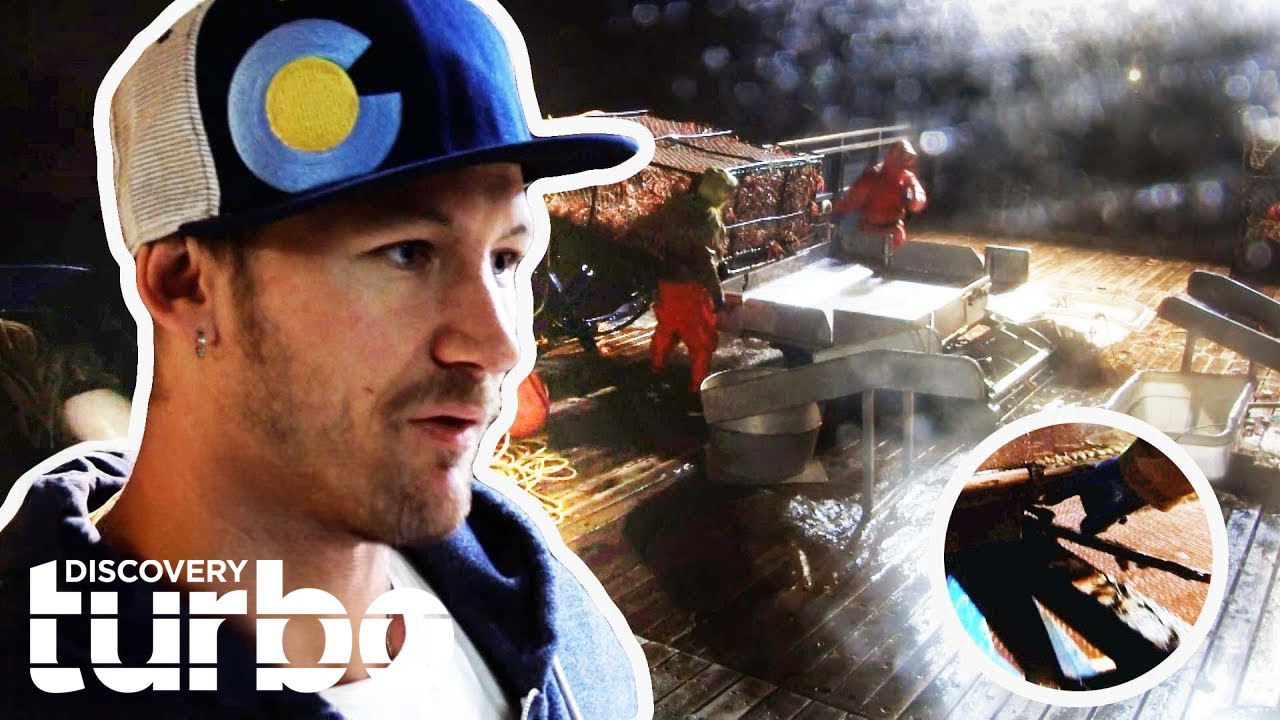 Crew DISOBEYS Elliott Neese's Orders And Breaks $25,000 Sorting Table I Deadliest Catch