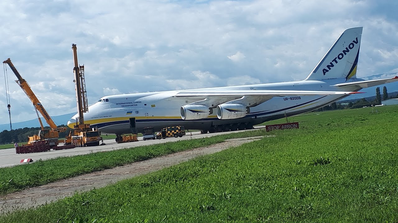 Antonov AN-124 -Graz  * UR 82009
