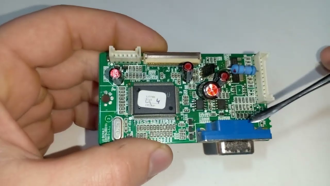 Vai trocar a placa lógica do seu monitor? Assista