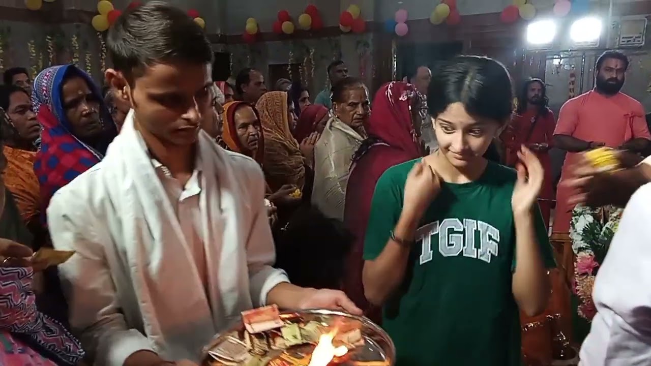 Aaiye dekhe aaj humare maharaj ji ki katha ki aarti   💚💚