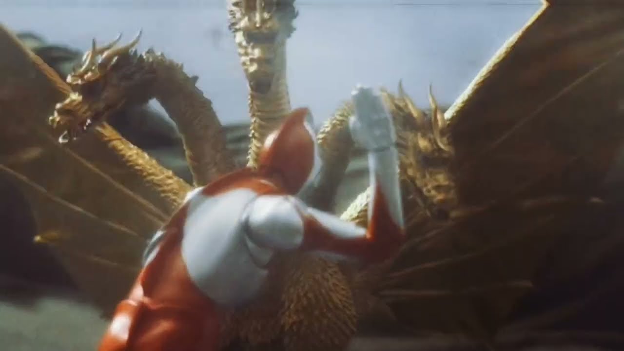 Ultraman vs King Ghidorah [S.H. Figuarts/MonsterArts Stop Motion Short]