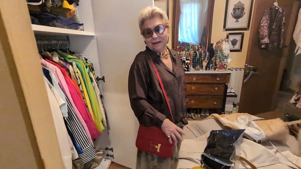 Винтажные итальянские кожаные сумки против сумок Prada