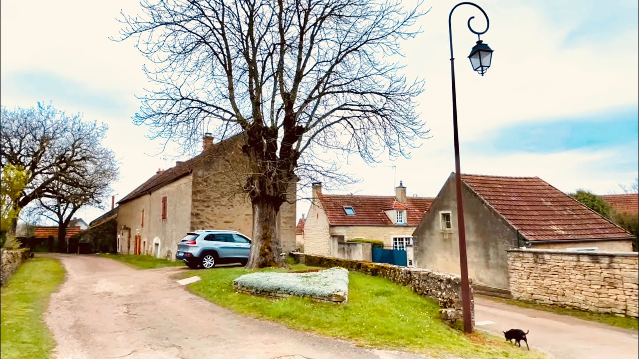 151.200€ 2 maisons 7 chambres 1 studio 1 jardin 1500M2 Bourgogne France.2 houses 7 bedrooms 1 studio