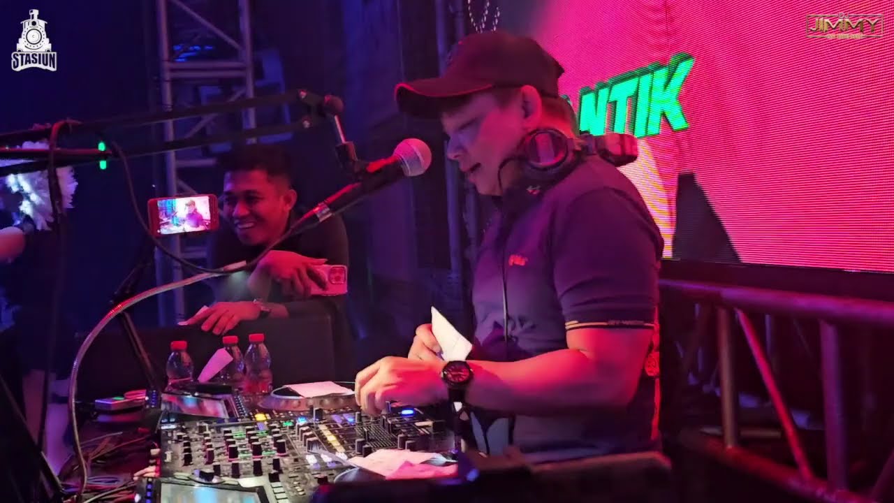 HAPPY PARTY ADI BARELANG STASIUN CLUB SURABAYA BY DJ JIMMY ON THE MIX