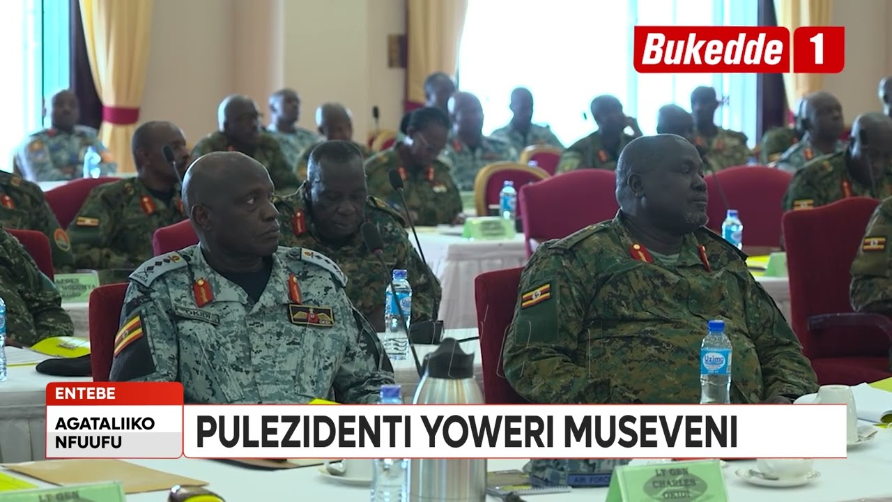 Agataliikonfuufu:Pulezidenti Yoweri Museveni asisinkanye olukiiko lwa UPDF. Bateesezza ku Security.