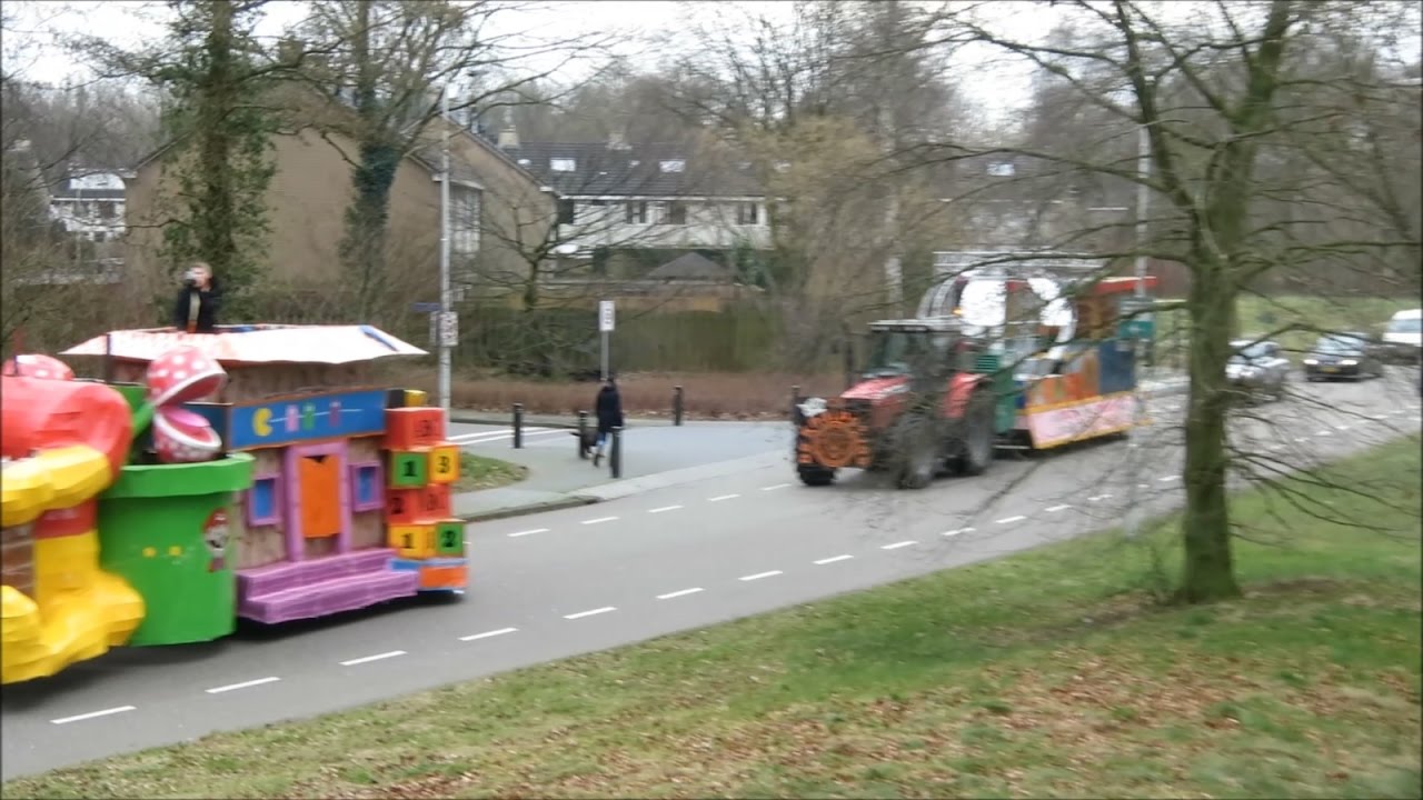 Carnaval Doetinchem - Optocht rijdt naar de stad (25 februari 2017)
