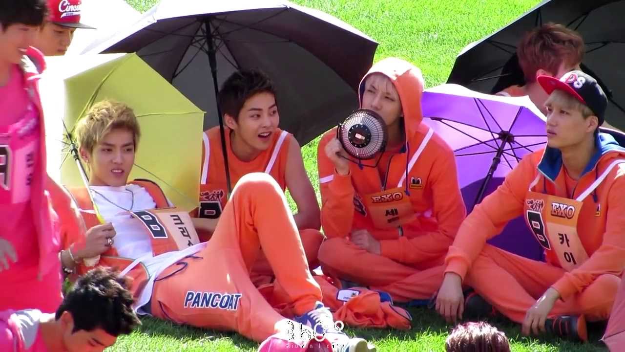 130903 XIUMIN with umbrella