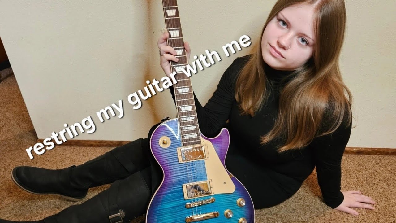 RESTRING MY GUITAR WITH ME :)