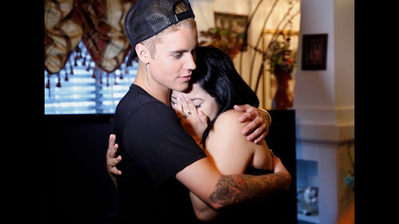 Justin Bieber Surprises Fans THEY HAD NO IDEA