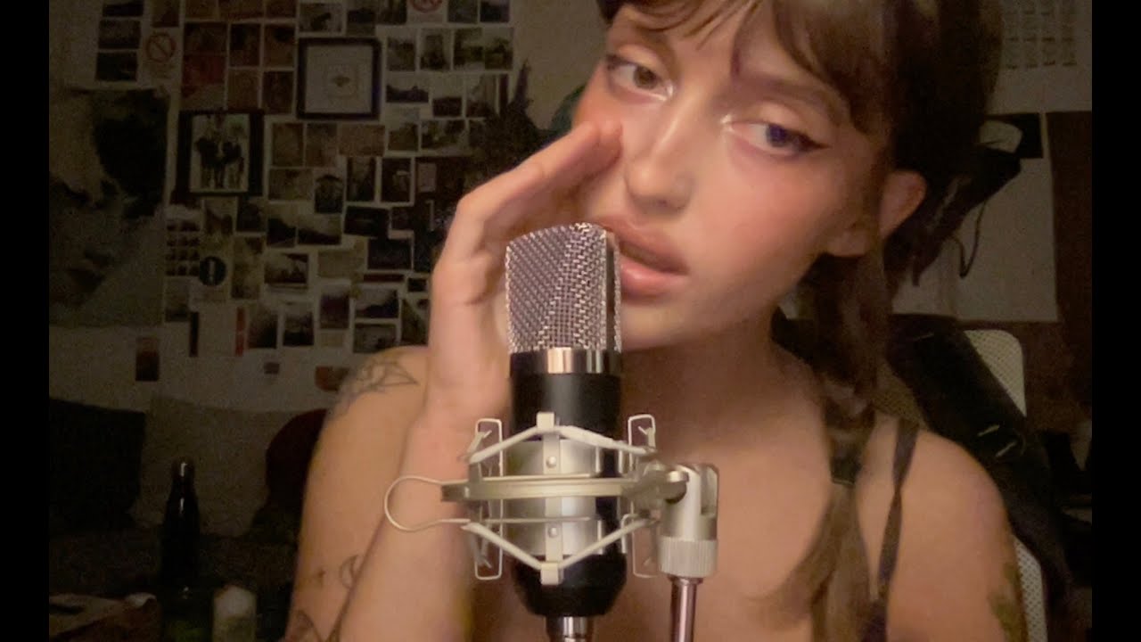 ASMR rispondo agli haterzzzz e sussurro per farti addormentare😴😴😴  whispering ITA