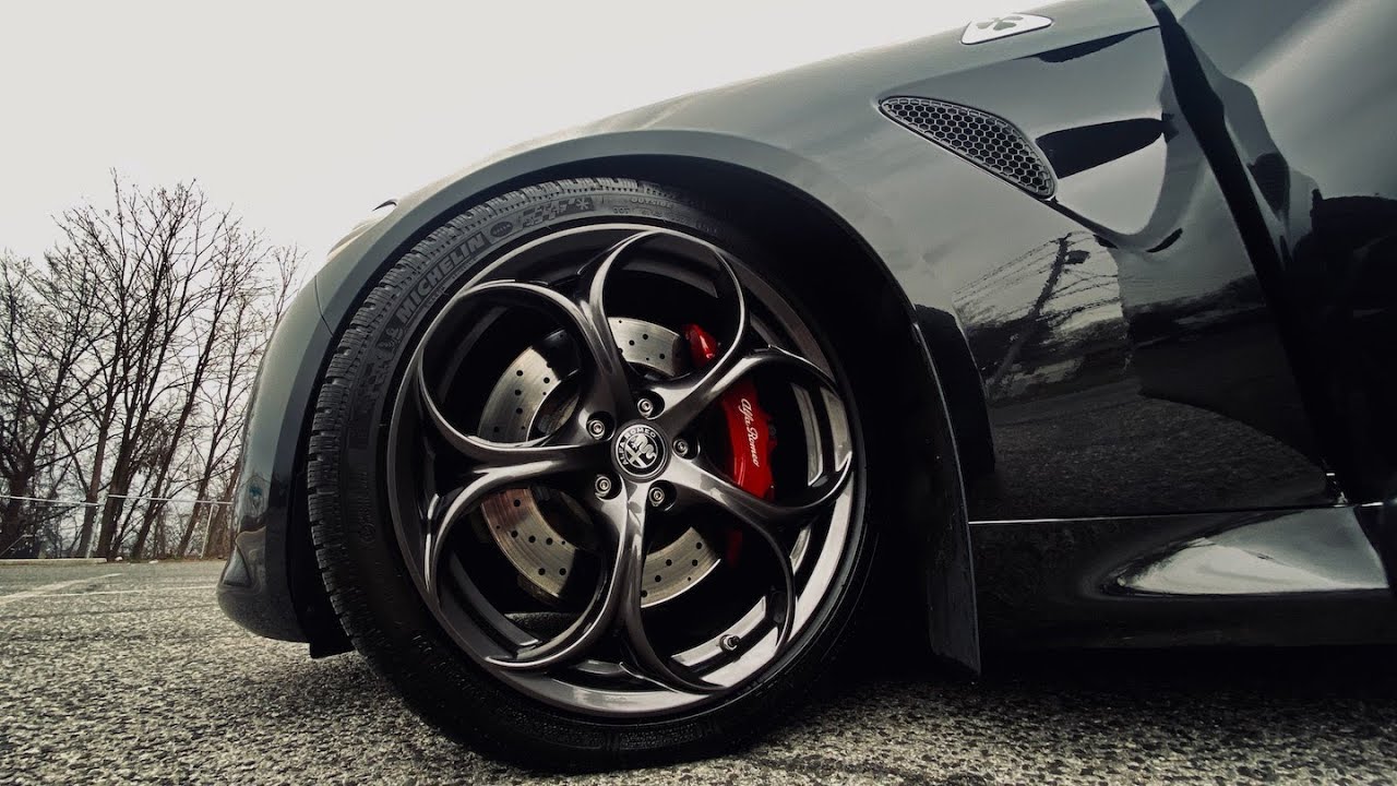 Alfa Romeo Giulia QV | The Infamous Tire Rub