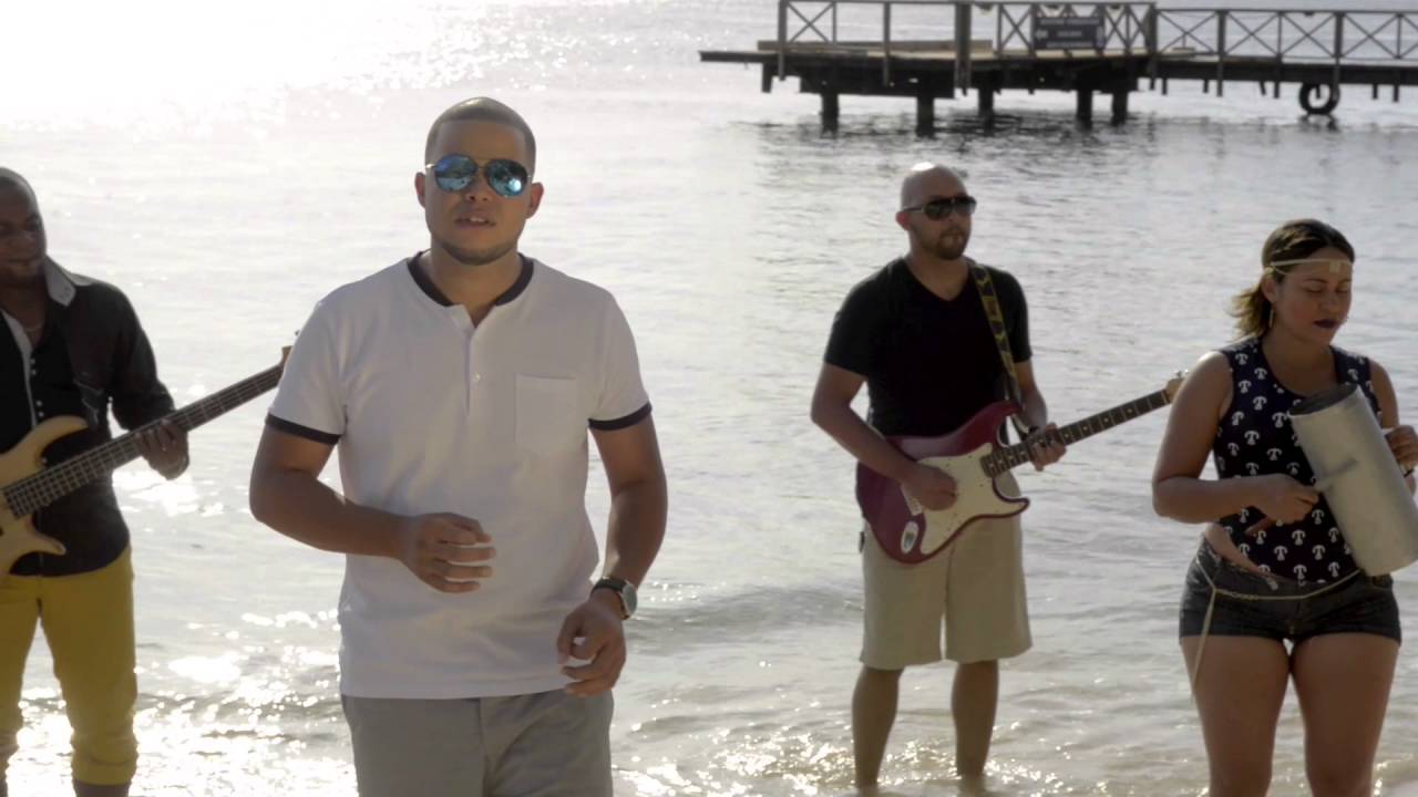 Niet verliefd  -  Gigo Martinez ( Official Video Clip )