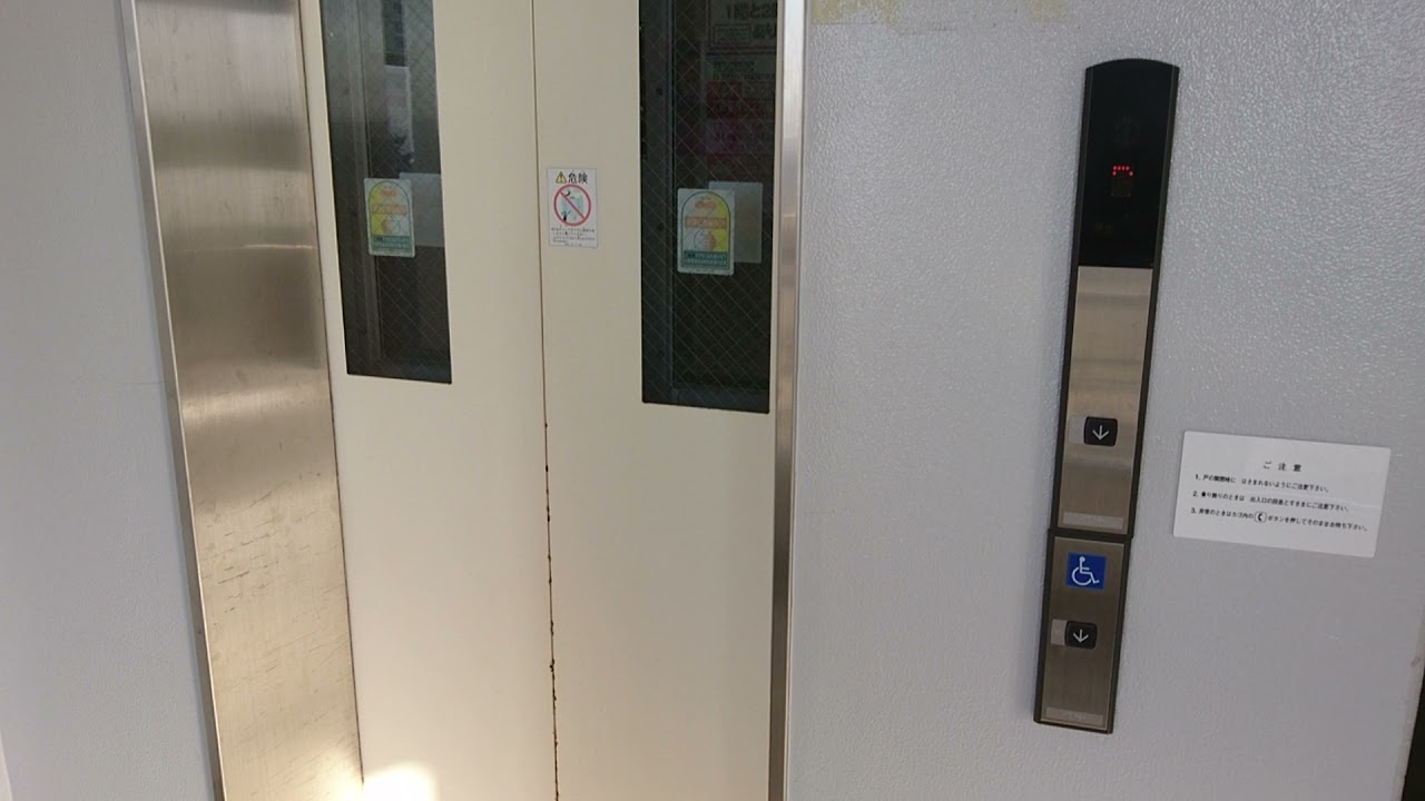 皿倉山展望室のエレベーター ダイコー