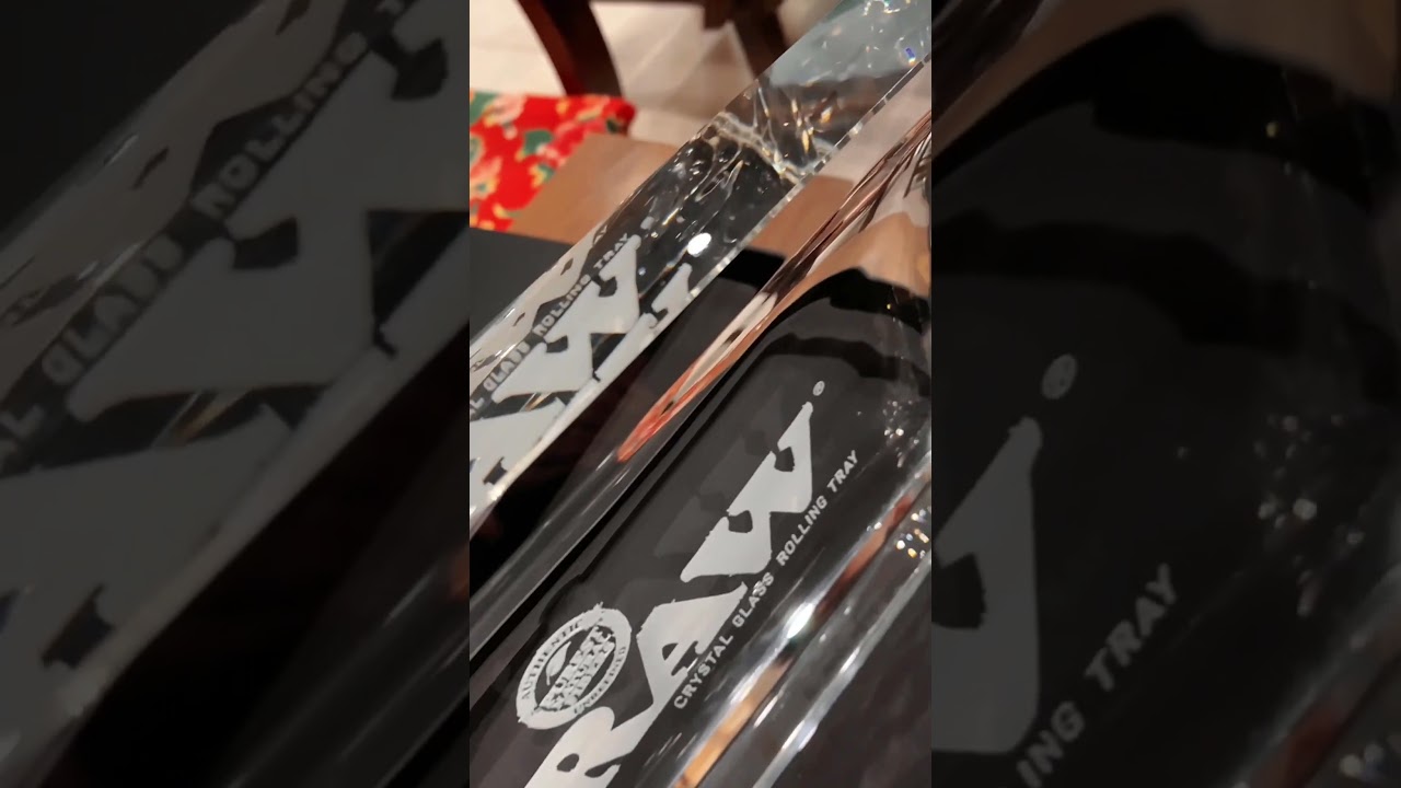 REVIEW - RAW Crystal Glass Rolling Tray