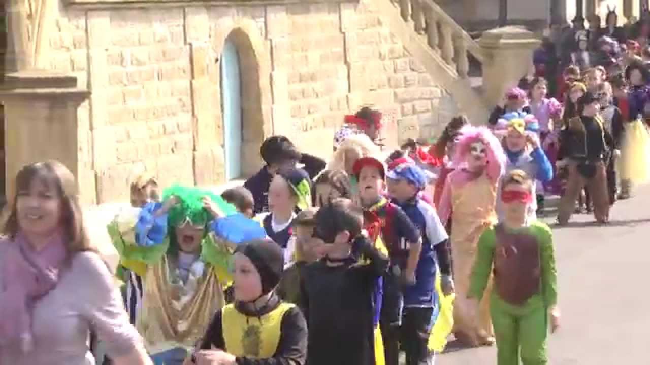 Le Carnaval de l'&eacute;cole du centre de Fontoy a anim&eacute; toute  la ville !