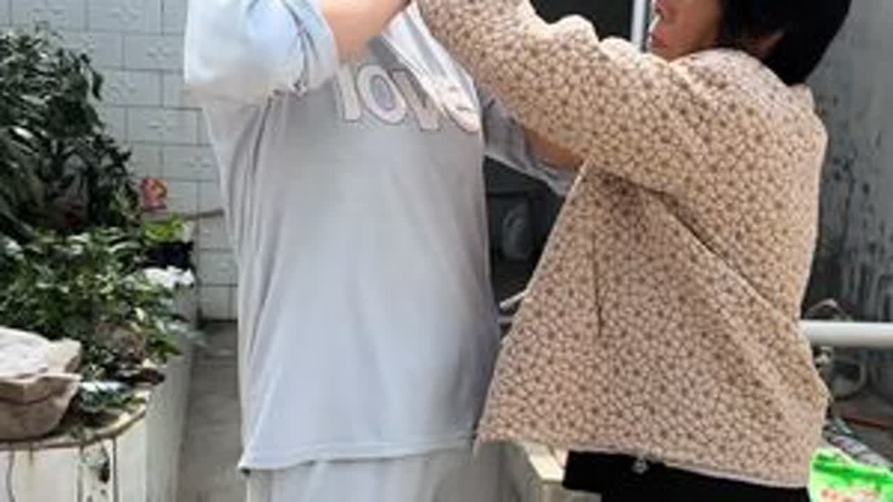 作为老人倚老卖老根本不体谅儿女们的难处，天天给我要钱打牌，今天说什么也不会给她！家人们有支持我的吗？#婆媳#农村生活#新农人计划2024