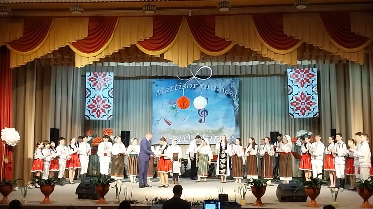 Decernarea diplomelor. Festivalul raional al primăverii ,,Mărţişor 2026”, or. Cantemir