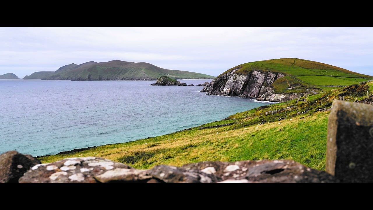 Relax at the coast of Ireland (Dingle).