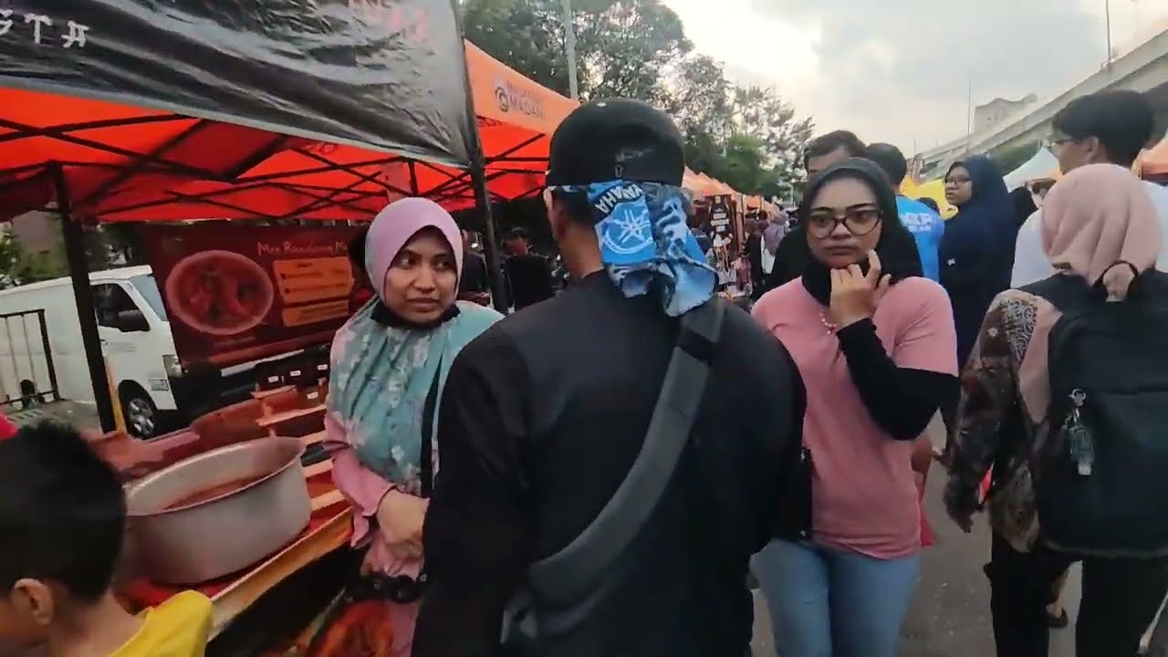 Food Tour at Bazar Ramadhan Wangsa Maju 2025 | Bazaar Terpanjang di Malaysia | Jalan Tak Habis😋