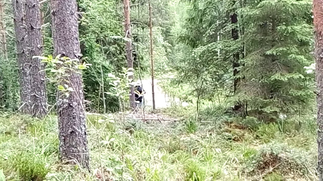 Ralliauto ajoi m&ouml;kki teill&auml;😎