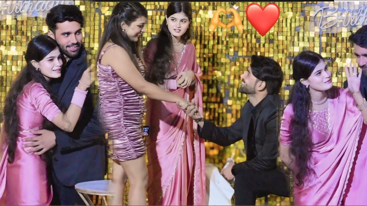 JEALOUSY PRANK😰FINALLY SANIYA KO KIYA PROPOSE ❤️🥰देखो //@saniaaRangrezz