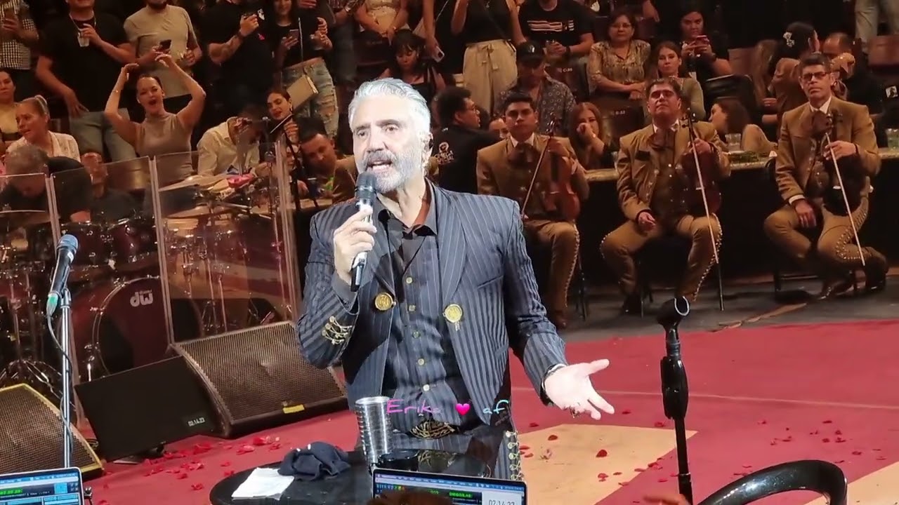 Alejandro Fernández el 🐴❤️ No la dejes de cantar👏👏 @alexoficial 🎶Matalas Palenque Fnsm 2023