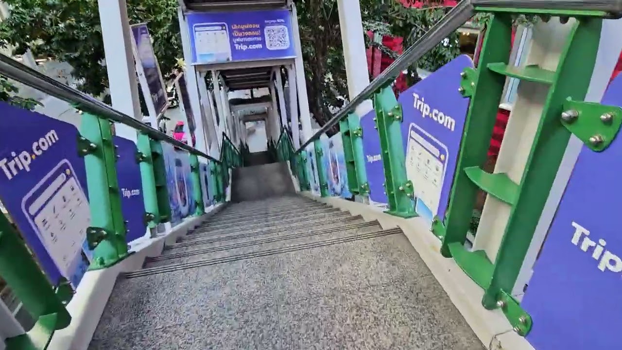 Bangkok -  Chit Lom (E1) - Exit 4 #mrt #green #bangkok #greenline #chitlom