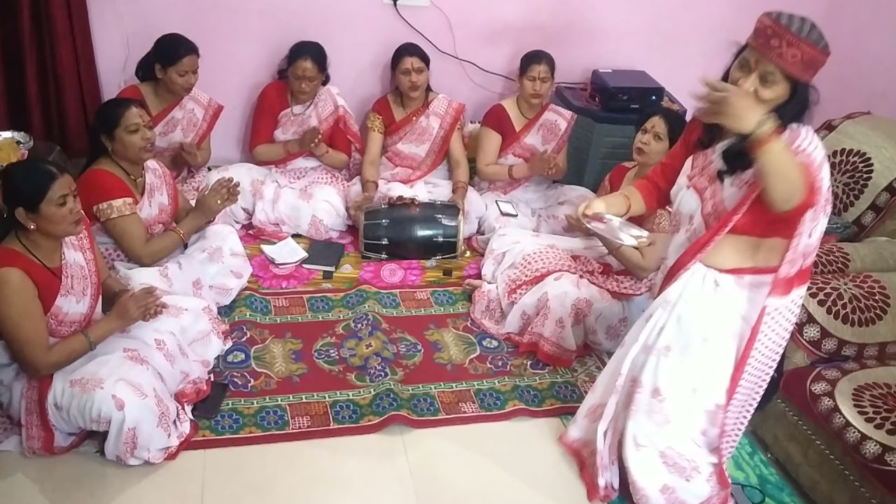 Holi special 🌺🌺 पहाड़ी होली 🌹🌹माठू माठू जूला मे होली खेलन🌹🌹