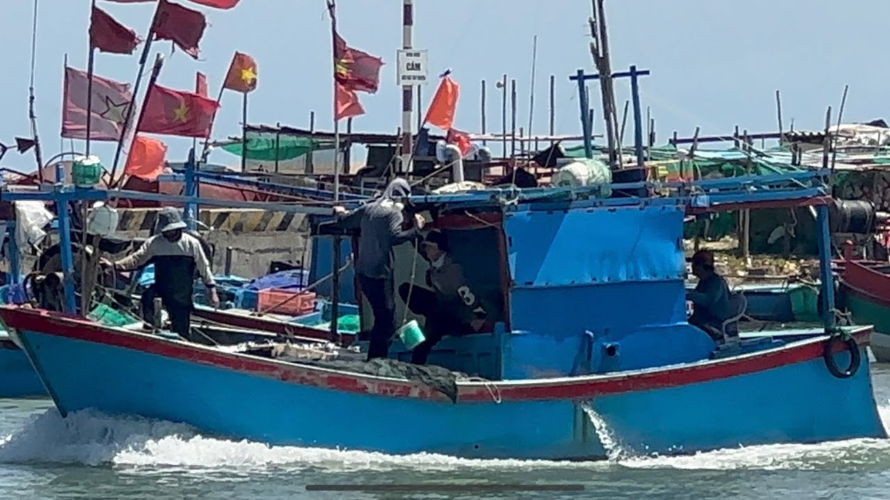 PHẦN 185.Trời Gió Quá Cát Ghe Nghỉ Ăn Tết Sớm 