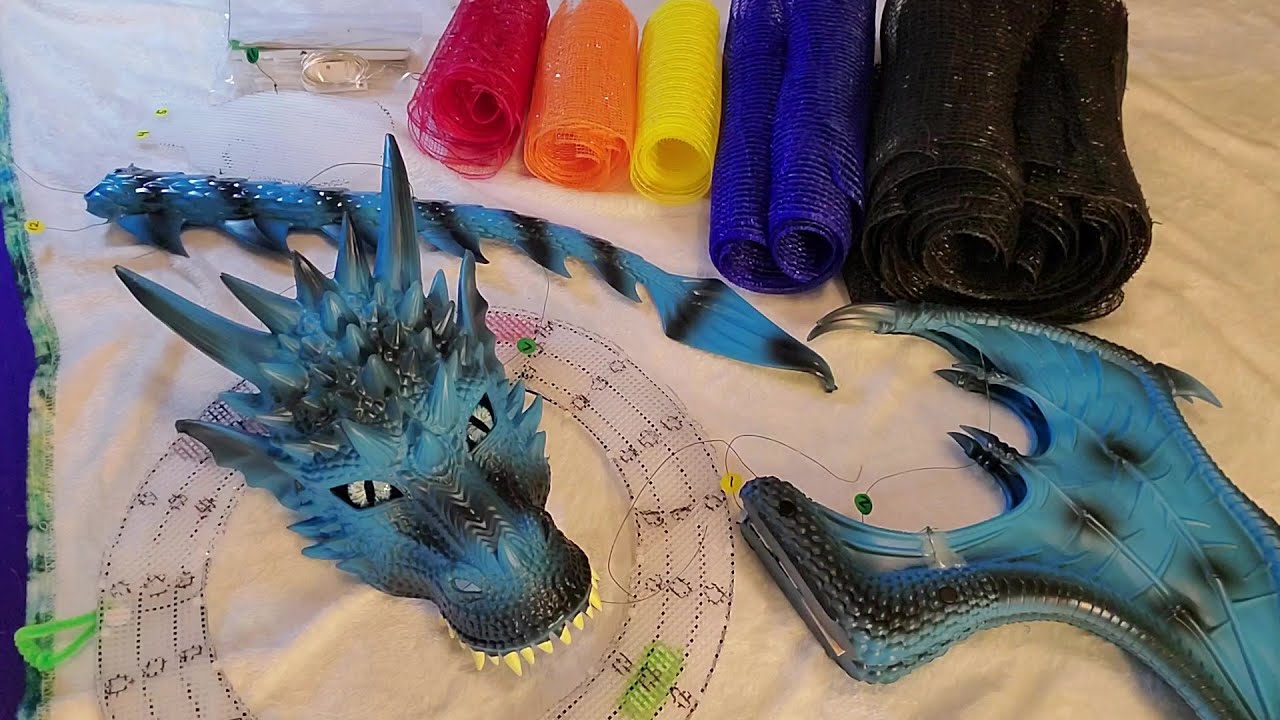 In the K8 Home Creations Dragon Wreath Kit