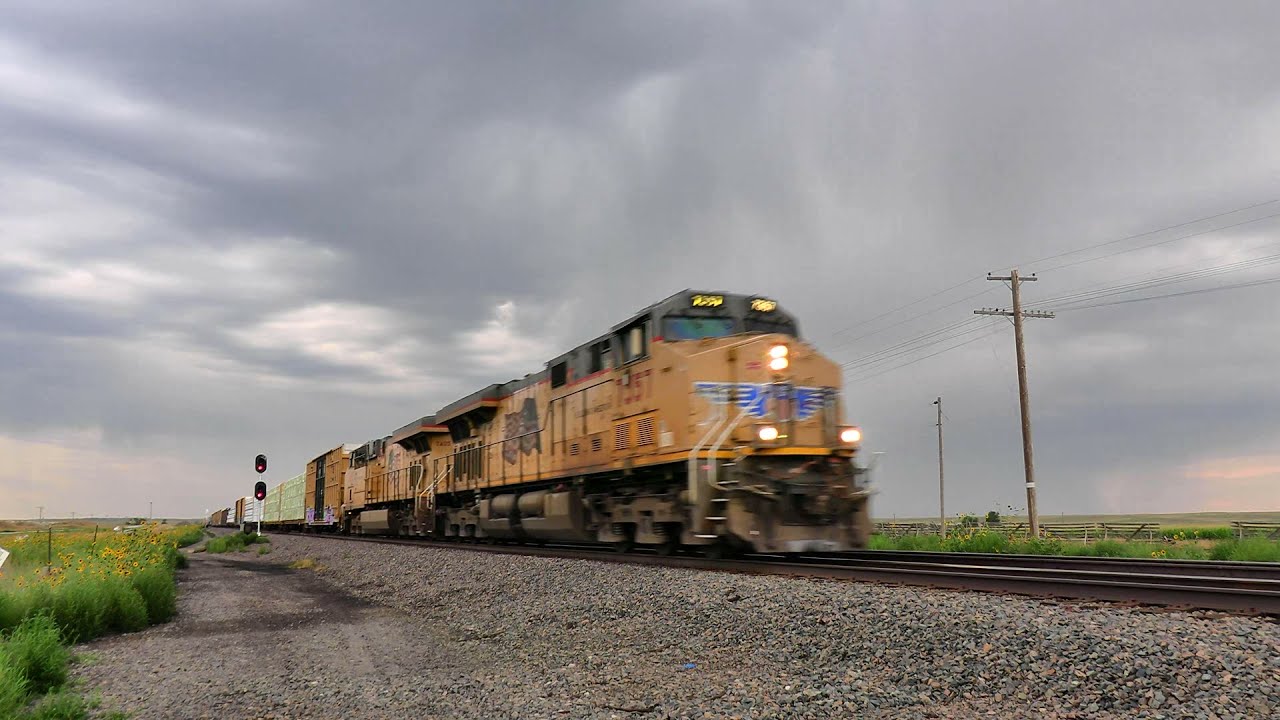Union Pacific 226 car mega train with caboose