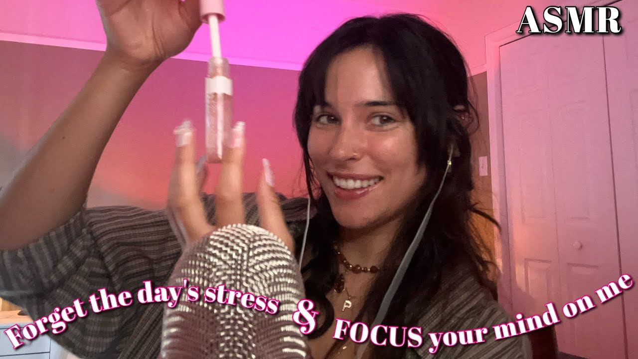 ASMR | Softly Speaking ♡ Counting From 1 to 10 With Mic Rubbing & Lip Gloss Pumping ♡