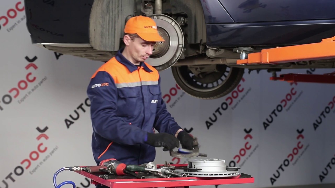 How to change rear brake discs and rear brake pads on BMW 7 E65 TUTORIAL | AUTODOC