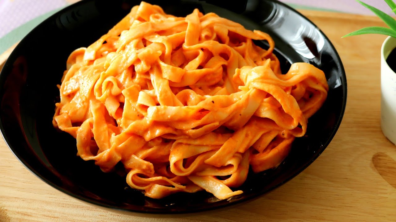 பாஸ்தா இருக்கு! என்ன பண்ண தெரியலையா?|Creamy Tomato Tagliatelle Pasta