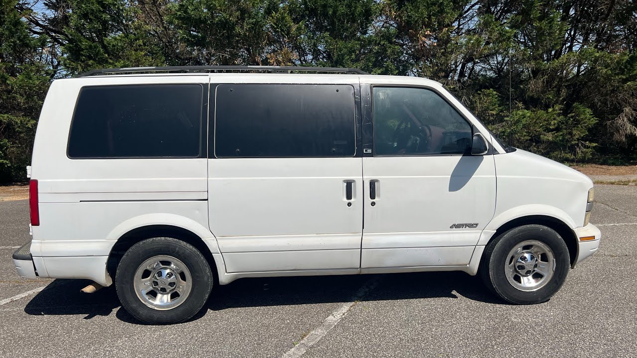 Test Drive 87k miles 99 Chevrolet Astro LS Cargo F&R Air & Heat 1 Owner