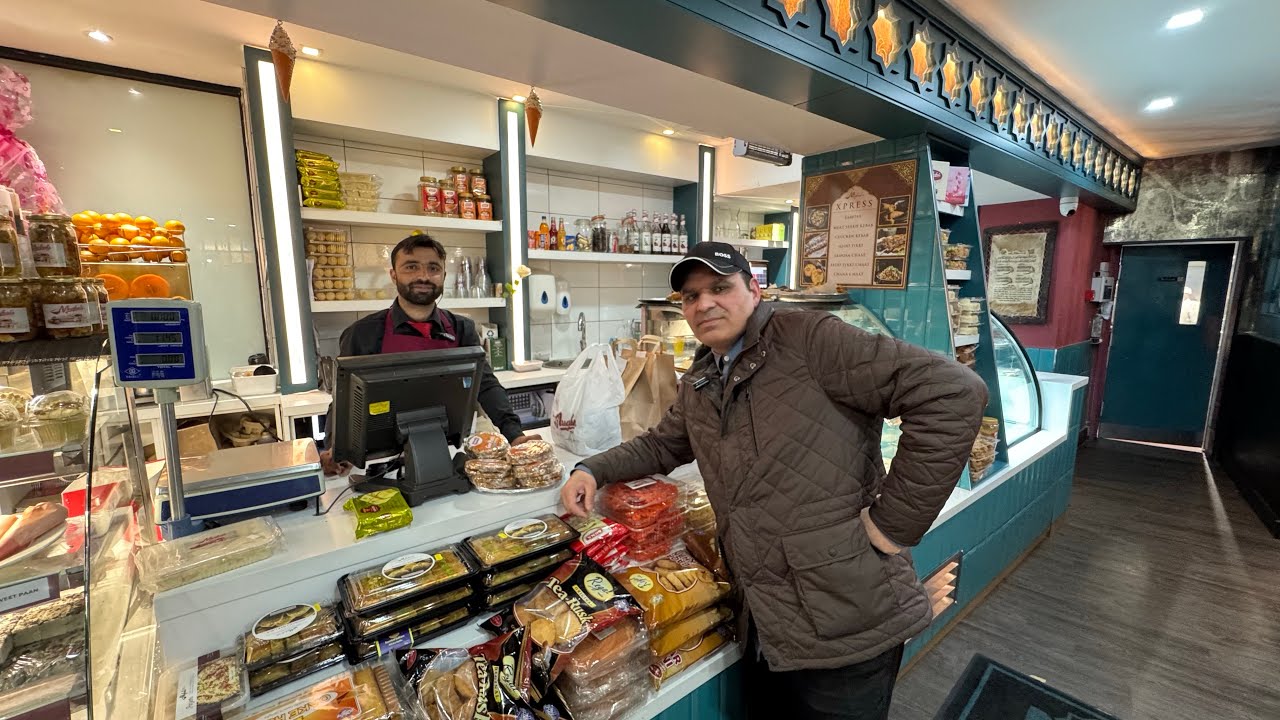 We visited and reviewed Mughals Restaurant and Sweet Centre Bradford 😯