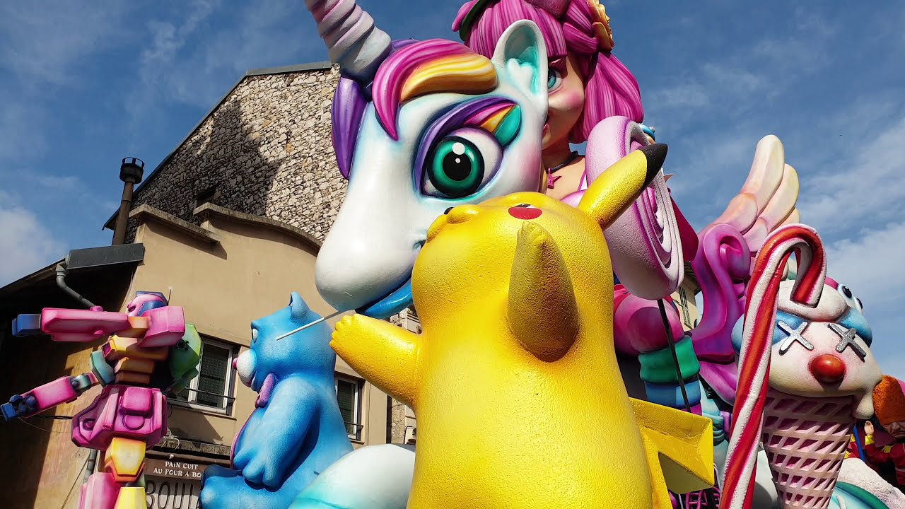Sortie de la maison de Carnaval pour les chars du carnaval de Nice 2020 (23/02/2020)