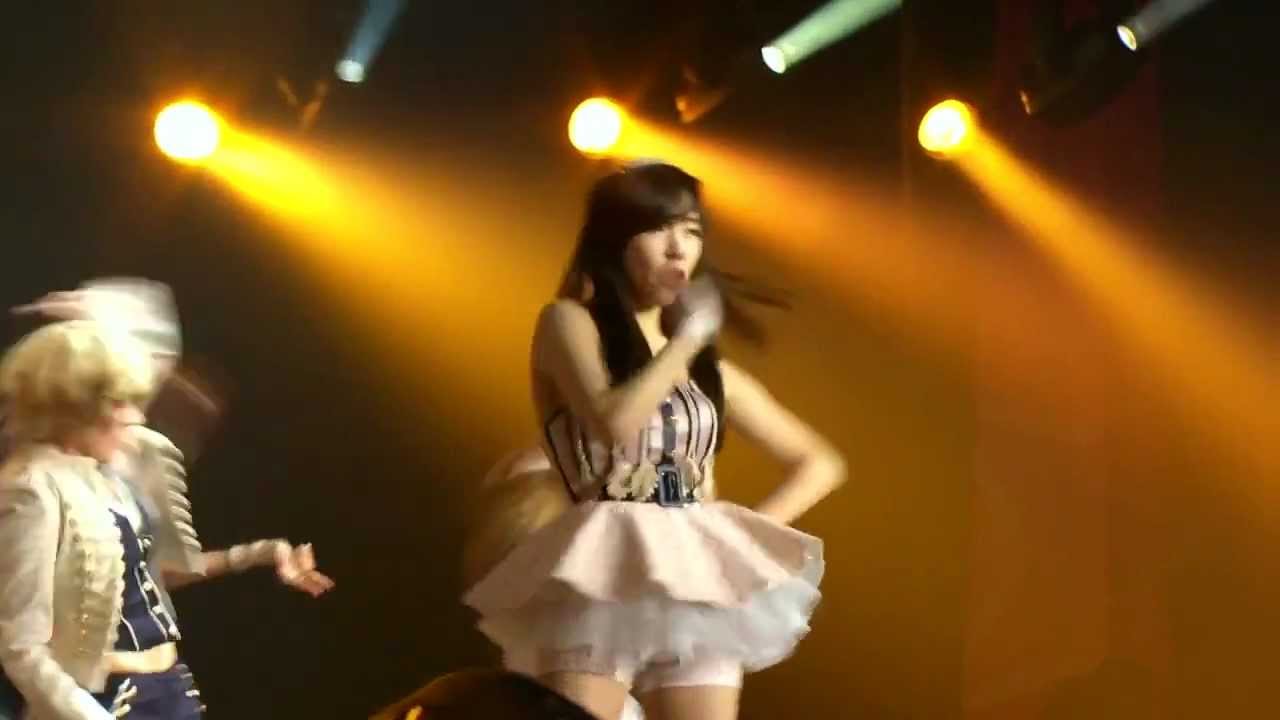 SNSD - The Boys (Eng Ver.) @ Live in Madison Square Garden