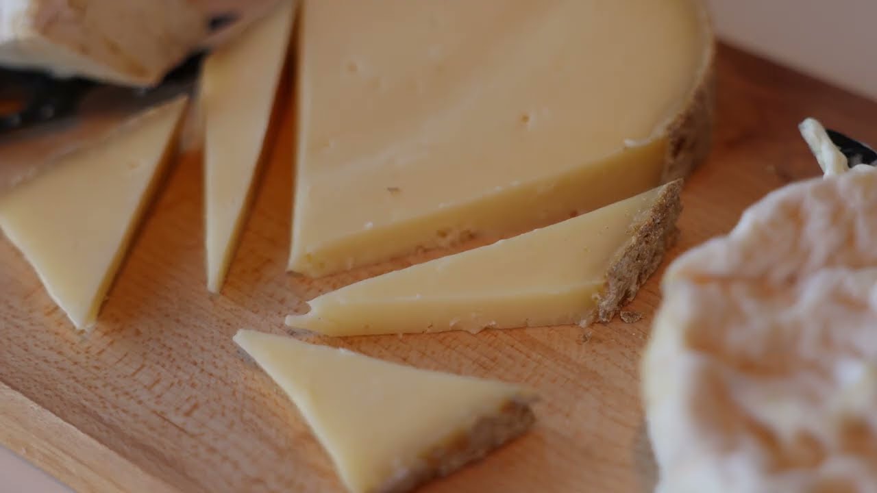 Pair cheese with sparkling wines at The Curd Nerd in Syracuse