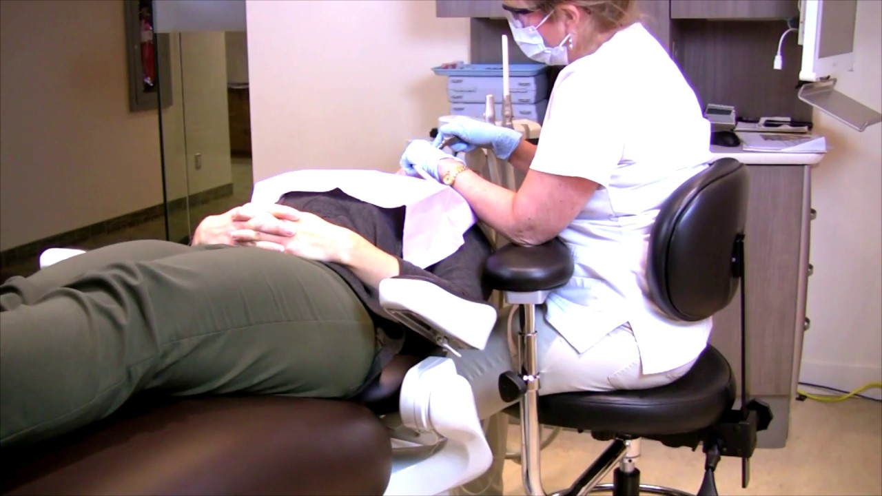 Dental assistant at work - solutions for lower back pain (v17)