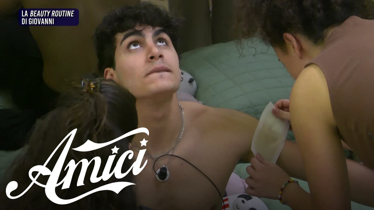 Amici 23 - La beauty routine di Giovanni