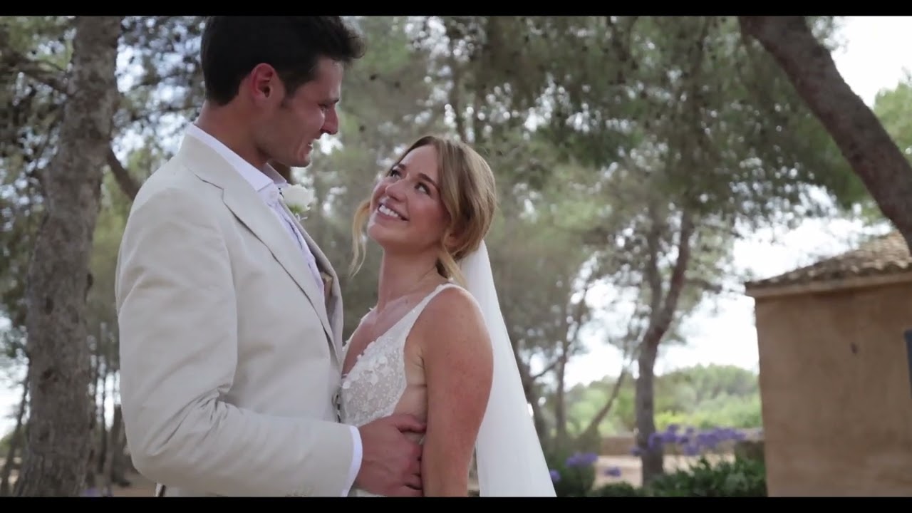 The wedding ceremony of Amy & Sam - Finca Son Sampol - Mallorca