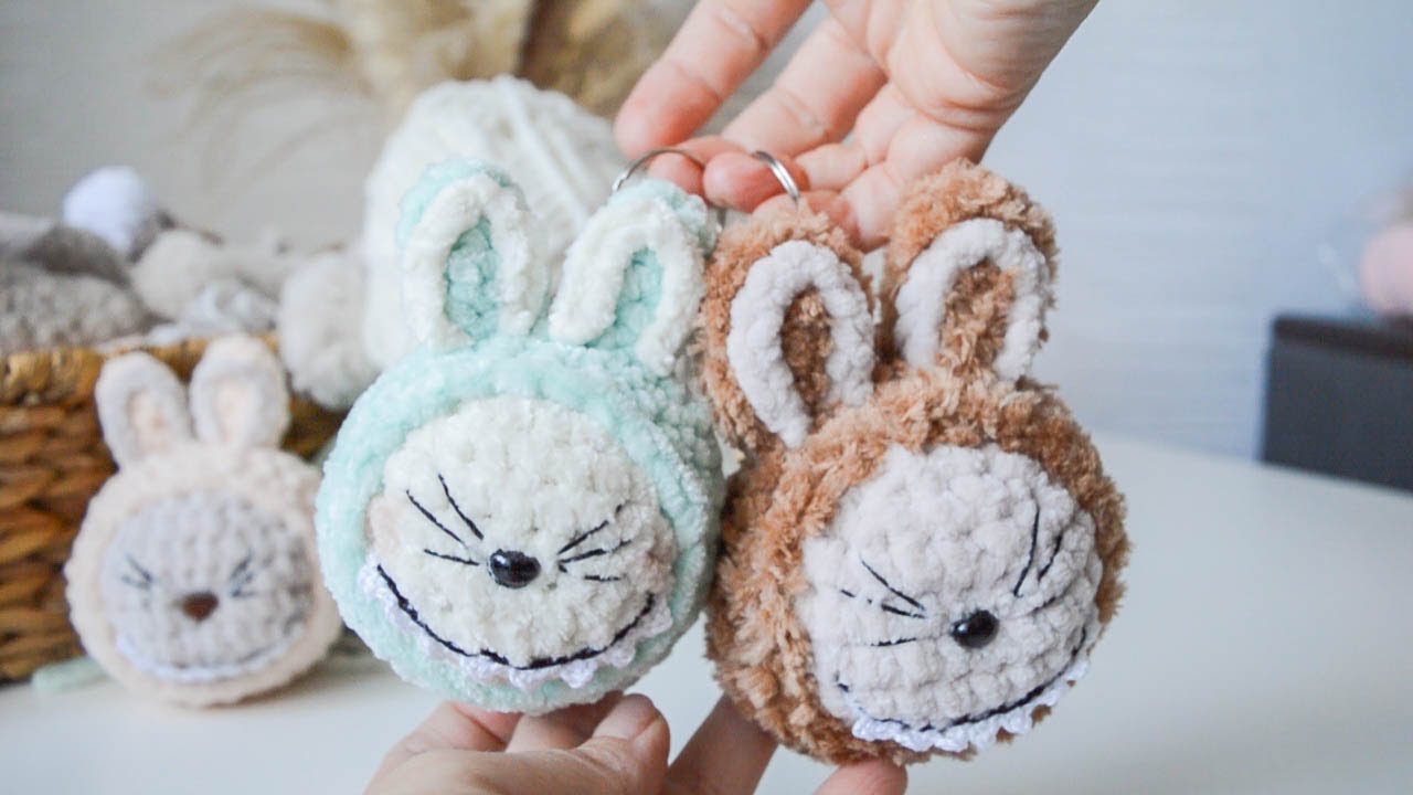 Брелок-Лабубу из плюшевой пряжи крючком. Labubu Схема. Мастер класс!