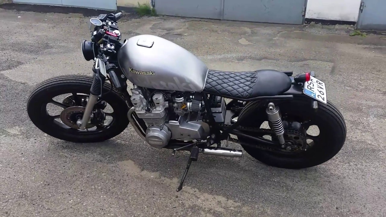 Cold start of a garage built 1983 Kawasaki 750 LTD (KZ) brat style cafe racer