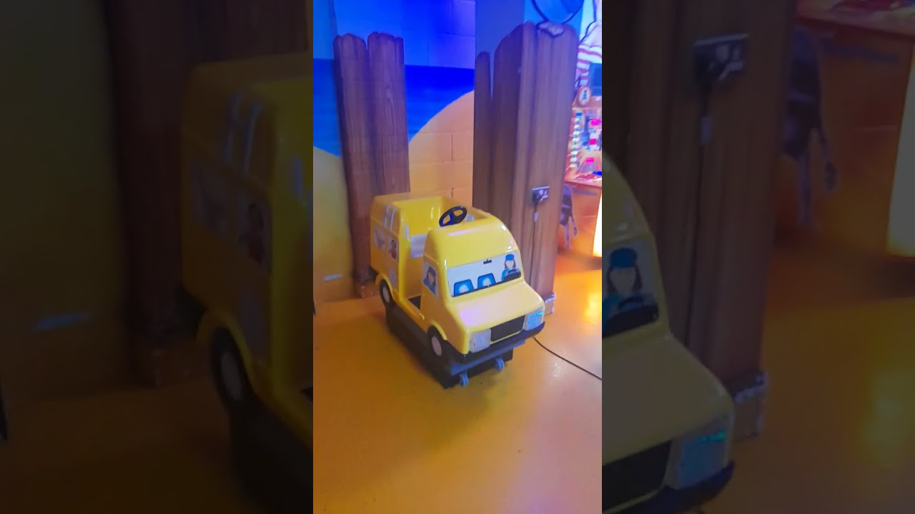 Amutec Mini Balamory Daisy Bus Kiddie Ride (Loud)