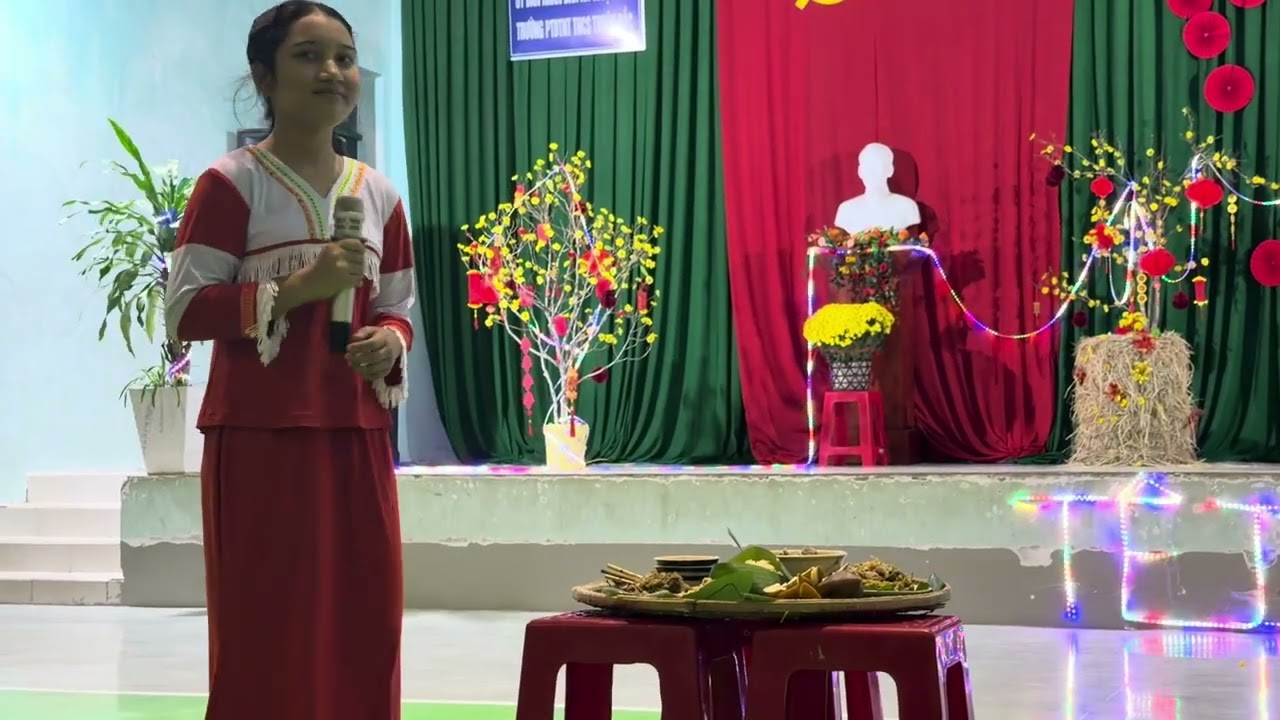Phần thi giới thiệu món ăn cổ truyền của người Raglai - lớp 6/2 