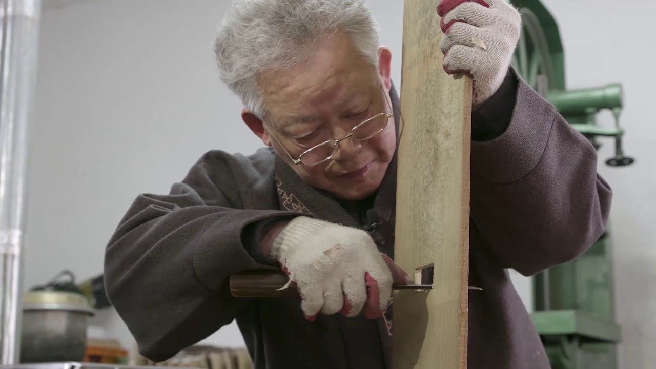 전라북도 무형문화재 12호 악기장(거문고)  최동식 장인