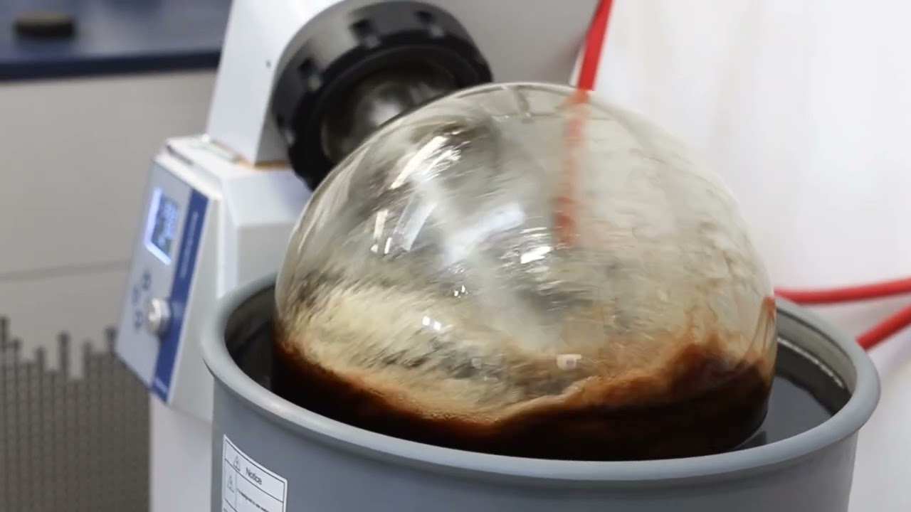 O Que Torna os &Oacute;leos da CBD Alchemy T&atilde;o Especial? Descubra o Processo!