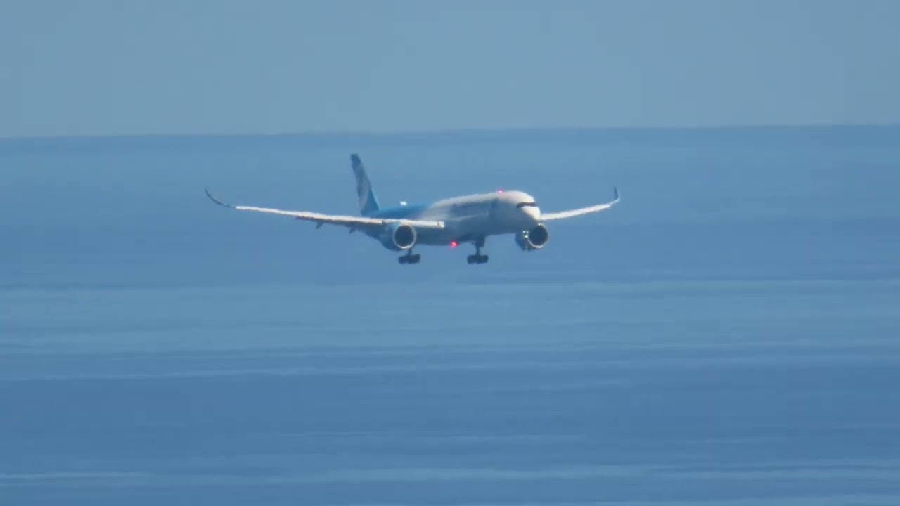 Île de la Réunion, Arrivée du vol French Bee 700 de Paris-Orly